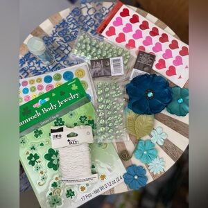 Stickers, appliqué, etc.